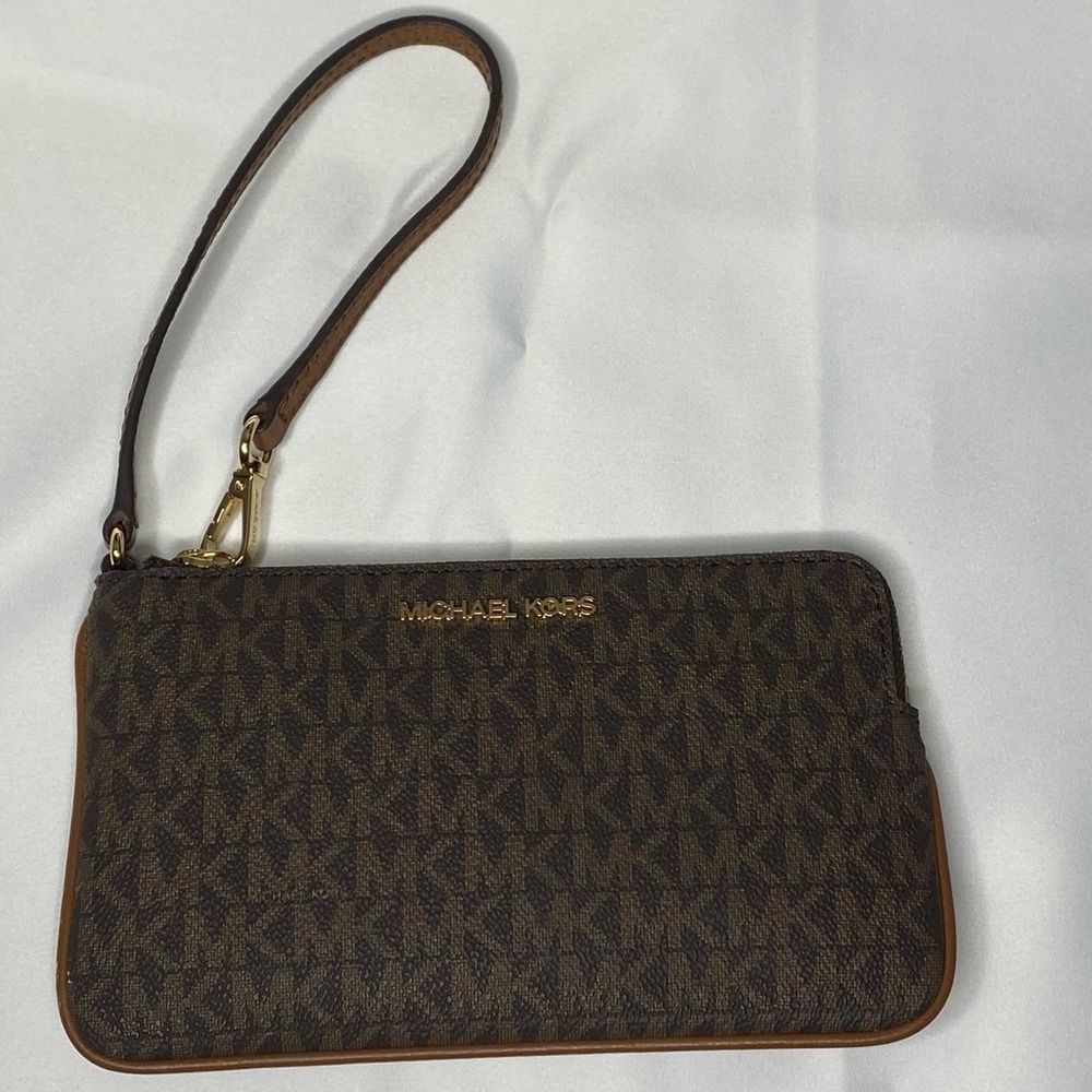 Michael Kors Jet Set Travel Large Logo Wrislet - Picture 3 of 6